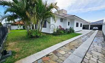 Imagem 5: Casa de esquina com laje preparada para segundo piso