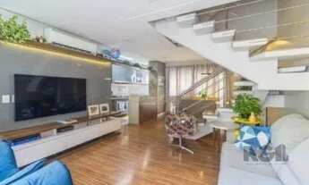 Imagem 2: Casa impecável e mobiliada, com 3 niveis, possui 3 dormitórios sendo 1 suíte, 4 banheiros