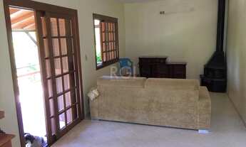 Imagem 2: Porto Alegre - Casa Padrão - Hípica