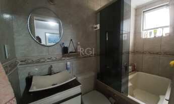 Imagem 5: Apartamento térreo 3 dormitórios sendo 1 suíte no bairro Santo Antônio-Porto Alegre/RS