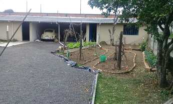 Imagem 2: Casa de madeira com edícula - centro de Rio Azul - Pr