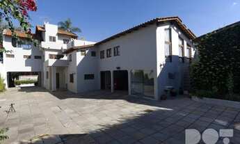 Imagem 2: CASA com 4 dormitórios à venda com 734m² por R$ 1.900.000,00 no bairro São Francisco - CUR