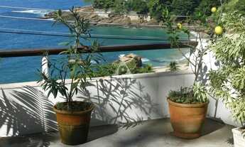 Imagem 2: Casa duplex vista mar com 2 vagas de garagem e 2 aptos suítes no anexo