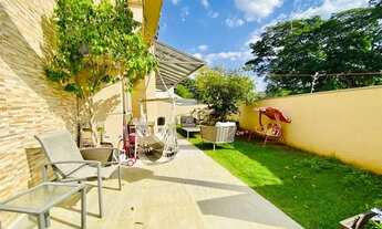 Imagem 6: ÓTIMA CASA MUITO ENSOLARADA DE ESQUINA E COM AGRADÁVEL QUINTAL COM ESPAÇO PARA PISCINA!!