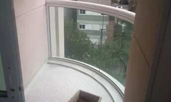 Imagem 4: Apartamento com piso laminado, bem arejado. Localizado próx. ao Metrô Fradique Coutinho