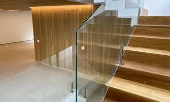 Imagem 7: Casa em Condomínio de Alto Padrão, à venda, com 640 m². 4 suítes. Lindo paisagismo!!!