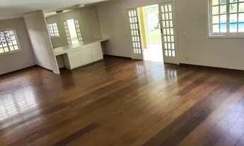 Imagem 6: Casa de condomínio para aluguel possui 400 metros quadrados com 4 quartos