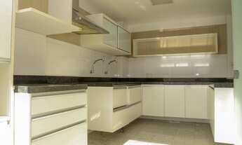 Imagem 3: Amplo Apartamento de 279m2 com 4 Suítes, DCE, 3 Varandas e a 400m do Mar