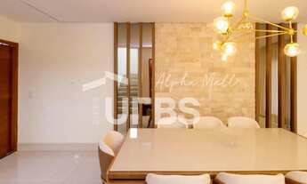 Imagem 8: Imóvel para venda tem 220 metros quadrados com 4 quartos