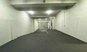 Imagem: Galpão com 3 quartos à venda em Centro