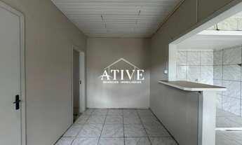 Imagem 3: Casa sozinha no pátio para locação