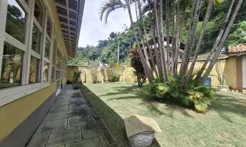 Imagem 4: Casa para Venda em Teresópolis, Três Córregos, 4 dormitórios, 1 suíte, 4 banheiros, 2 vaga