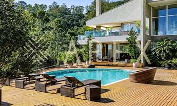 Imagem 6: Casa para aluguel e venda com 1600 metros quadrados com 6 quartos.