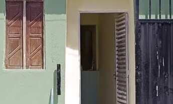 Imagem: VENDO ESTA CASA EM DIAS DAVILA NO BAIRRO