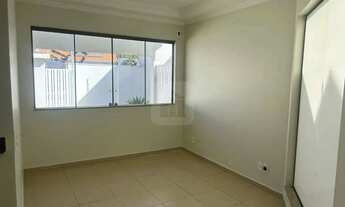 Imagem 2: Casa estilo sobrado para locação no bairro Jardim Karaiba