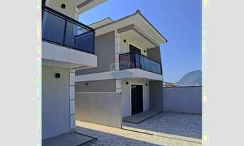 Imagem 2: Casa duplex com dois dormitórios com banheiro em itaipuaçu