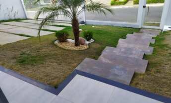 Imagem 2: Casa de condomínio para venda possui 328 metros quadrados com 5 quartos