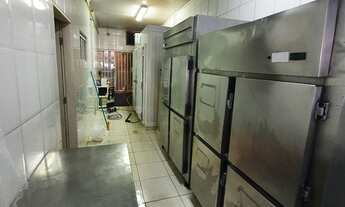 Imagem 3: Cozinha industrial completa e montada