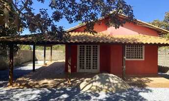 Imagem: Casa com piscina em um lote de 360 m²