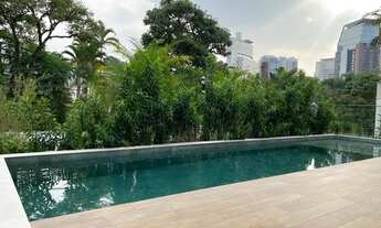 Imagem 4: Casa em Condomínio de Alto Padrão, à venda, com 640 m². 4 suítes. Lindo paisagismo!!!