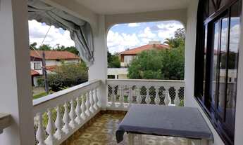 Imagem 4: Casa para venda tem 437 metros quadrados com 6 quartos