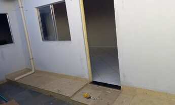 Imagem 6: Casa roxo verde Casa com 2 dormitórios