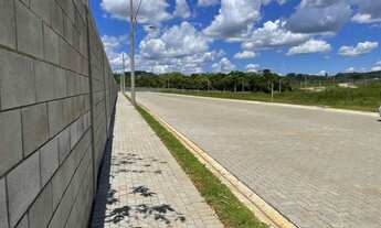 Imagem 5: Terreno nível da rua *Condomínio