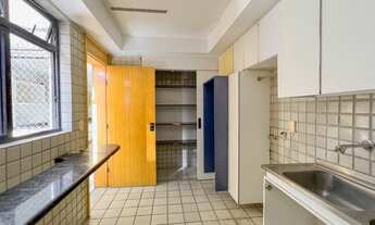 Imagem 4: Amplo Apartamento de 279m2 com 4 Suítes, DCE, 3 Varandas e a 400m do Mar