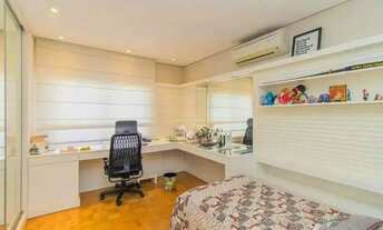 Imagem 7: Casa com 3 dormitórios no Bairro Três Fgueira em Porto Alegre