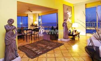 Imagem 2: Apartamento de 450m² em Ipanema: 4 Quartos, 1 Vaga de Garagem e Vista Panorâmica para a Pr