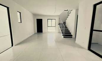 Imagem 6: Sobrado para Venda em Curitiba, Novo Mundo, 3 dormitórios, 1 suíte, 2 banheiros, 3 vagas