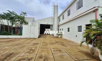 Imagem: Prédio comercial com 22 salas para alugar