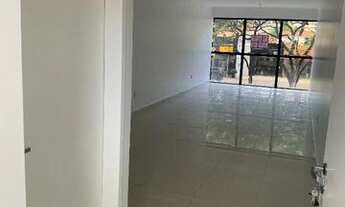 Imagem 5: Sala na Amélia Rosa - Divina Galeria