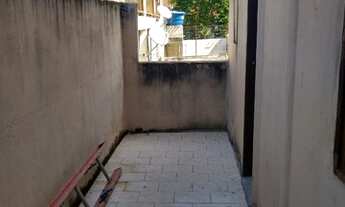 Imagem 4: Casa com 2quartos,1cozinha,1banheiro,1sala, areia de serviço e uma varanda