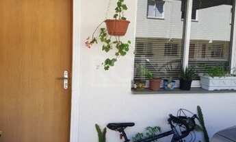 Imagem 2: Porto Alegre - Casa Padrão - Hípica