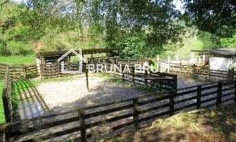 Imagem 2: Sítio para Venda em Teresópolis, Volta do Pião, 2 dormitórios, 1 suíte, 2 banheiros, 2 vag