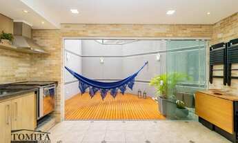 Imagem: SOBRADO ENCANTADOR, LOCALIZADO EM UMA RUA