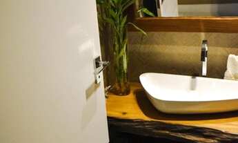 Imagem 3: Casa de condomínio para venda possui 234 metros quadrados com 3 quartos