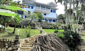 Imagem 2: Casa Alto Padrão para Venda em Ubatuba, Praia das Toninhas, 5 dormitórios, 5 suítes, 2 ban