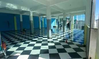 Imagem 2: Galpão/Depósito/Armazém para aluguel e venda tem 270 metros quadrados, local ótimo pra sal