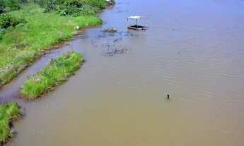 Imagem 6: Rancho Município de Cachoeira Alta, (Rio Claro do Caju) 113km de Jataí / 14km de Caçu - GO