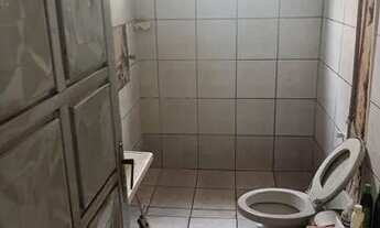 Imagem 7: Casa em rua pública