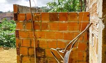 Imagem 6: Vendo esse terreno com duas casas em construção