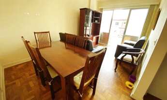 Imagem 2: Apartamento Mobiliado com 2 Dormitórios e Sacada na Guilhermina, 200 Metros da Praia