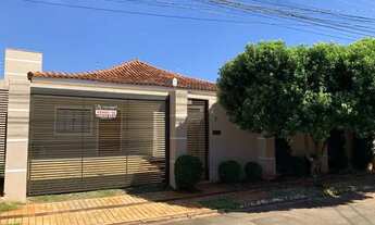 Imagem 1: Casa com Três suíte e piscina