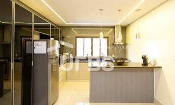 Imagem 13: Imóvel para venda tem 220 metros quadrados com 4 quartos