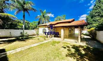 Imagem: São 3 quartos, sendo uma suíte ao lado