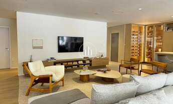 Imagem 7: Apartamento 4 Quartos com 4 Suítes e 219m² - Centro