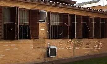 Imagem 5: Casa de temporada com churrasqueira e amplo jardim, perto do mar, na praia do Lázaro em Ub