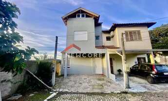 Imagem: Casa de condomínio em Estrada Jorge Pereira